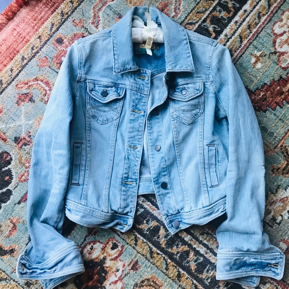 ABERCROMBIE 🌹 DENIM JACKET SIZE LARGE
